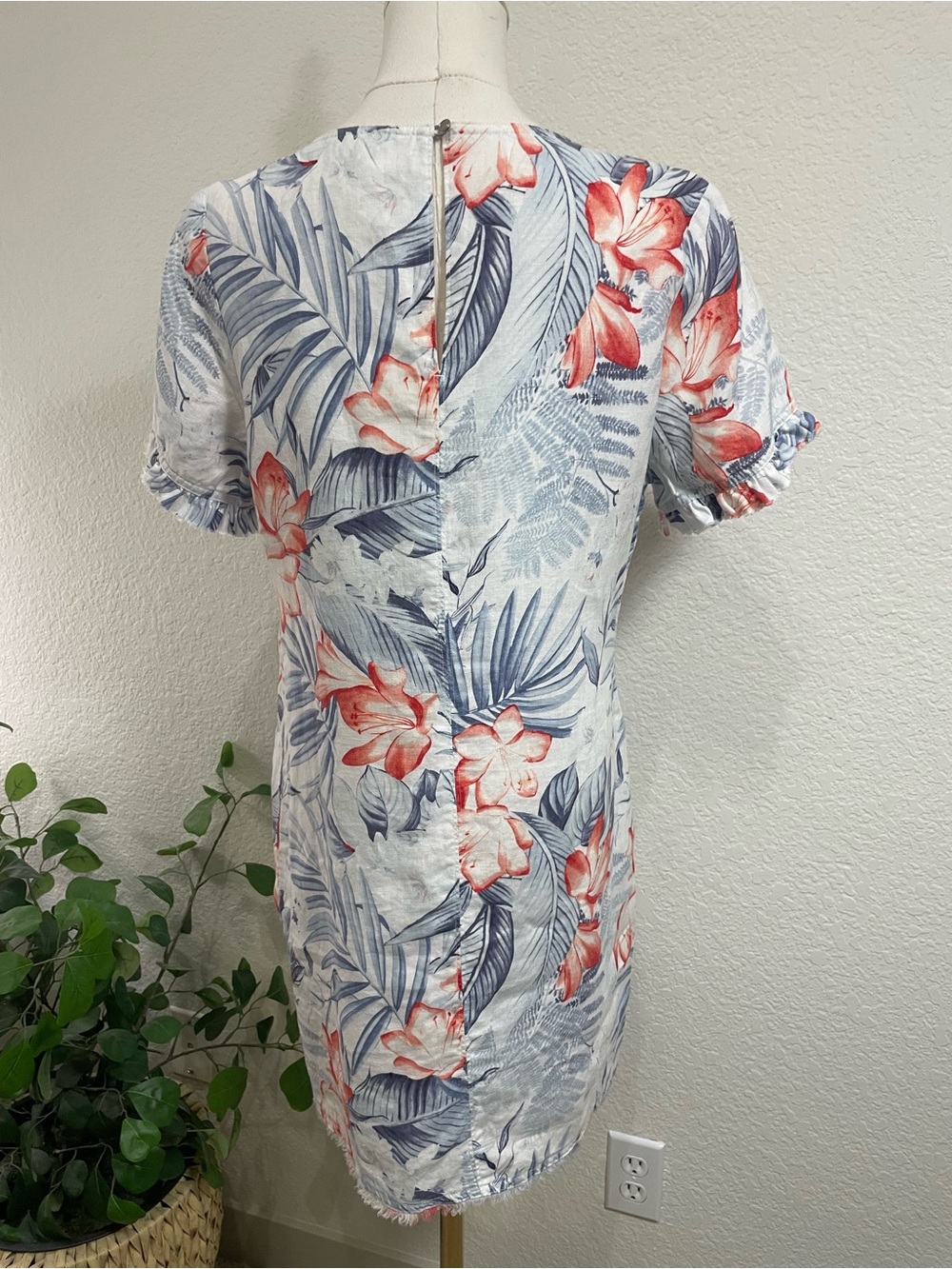 Tommy Bahama 100% Linen Tropical Floral Shift Dress | Medium - Picture 3 of 10